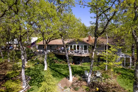1010 Mcdonough Rd, Gold Hill, OR 97525