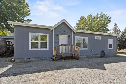 201 E Rapp Rd, Talent, OR 97540 photo 2