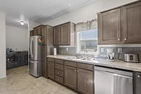 201 E Rapp Rd, Talent, OR 97540 photo 13