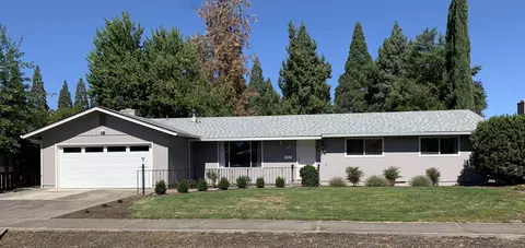 1981 Camellia Ave, Medford, OR 97504