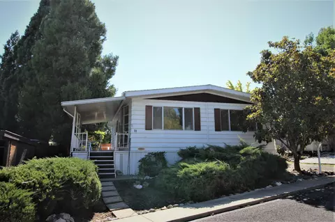 1055 N 5th St #84, Jacksonville, OR 97530