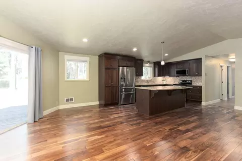 55616 Big River Dr, Bend, OR 97707 photo 4