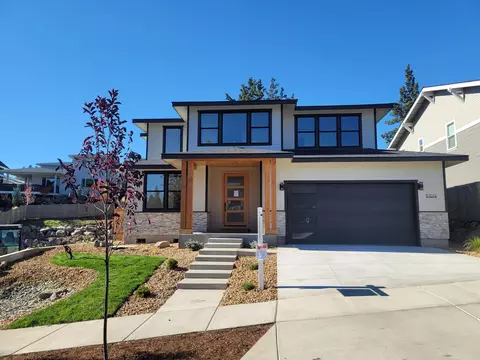 61019 Light Peak Dr, Bend, OR 97702