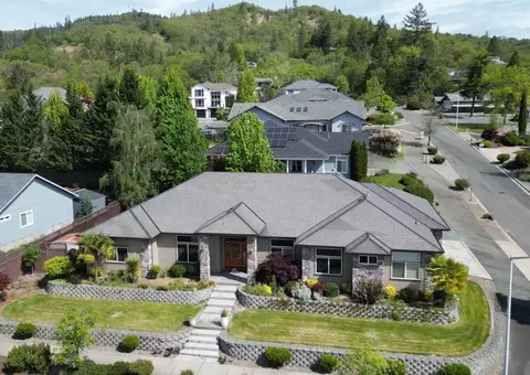 View/Area - 100 NW Fall Run Dr, Grants Pass, OR 97526 photo 3 of 5