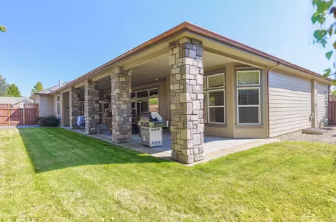 Exterior - 100 NW Fall Run Dr, Grants Pass, OR 97526 photo 2 of 10
