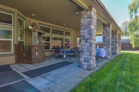 Exterior - 100 NW Fall Run Dr, Grants Pass, OR 97526 photo 3 of 10