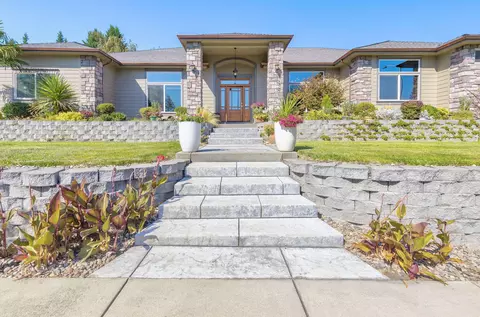 Exterior - 100 NW Fall Run Dr, Grants Pass, OR 97526 photo 1 of 10