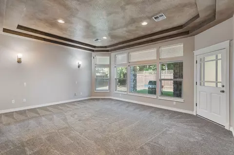 Living - 100 NW Fall Run Dr, Grants Pass, OR 97526 photo 3 of 9