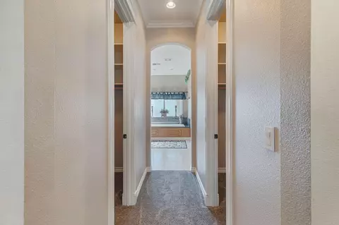 Entry Way - 100 NW Fall Run Dr, Grants Pass, OR 97526 photo 2 of 5