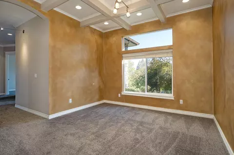 Living - 100 NW Fall Run Dr, Grants Pass, OR 97526 photo 7 of 9