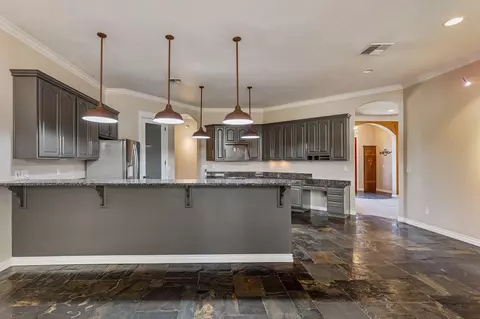 Kitchen - 100 NW Fall Run Dr, Grants Pass, OR 97526 photo 2 of 6