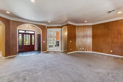 Living - 100 NW Fall Run Dr, Grants Pass, OR 97526 photo 1 of 9