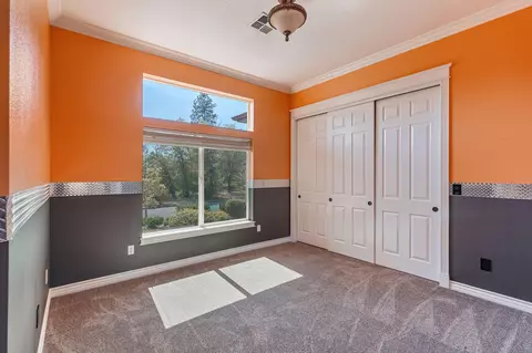 Bedroom - 100 NW Fall Run Dr, Grants Pass, OR 97526 photo 1 of 2