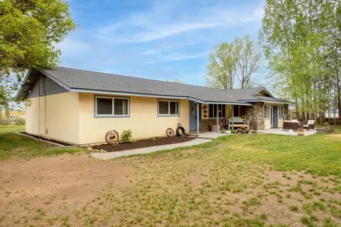 7962 Jacks Way, Klamath Falls, OR 97603