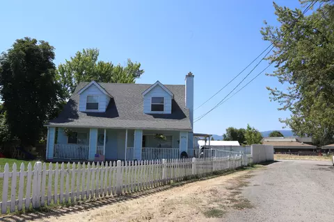 2735 Merriman Rd, Medford, OR 97501