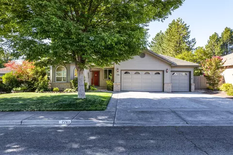 778 Eastridge Dr, Medford, OR 97504