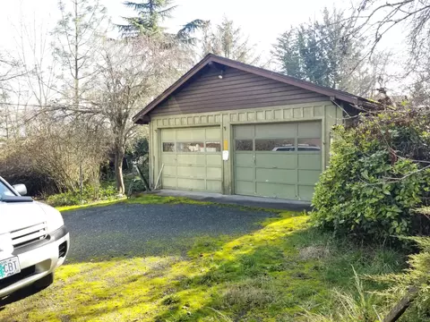 2160 NW Highland Ave, Grants Pass, OR 97526