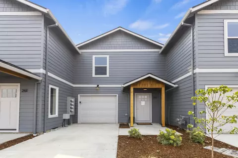 245 Dano Dr, Phoenix, OR 97535