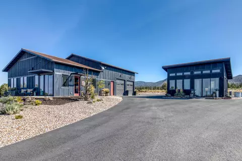 14652 SW Shumway Rd, Powell Butte, OR 97753