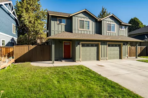 20808 Comet Ln, Bend, OR 97701