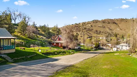 S Nelson Street, Mitchell, OR 97750 photo 3