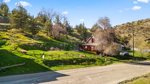 S Nelson Street, Mitchell, OR 97750