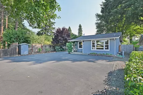 1311 Fruitdale Dr, Grants Pass, OR 97527