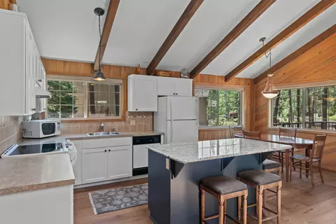 56926 E Park Ln, Sunriver, OR 97707 photo 11