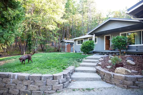 2560 Midway Ave, Grants Pass, OR 97527