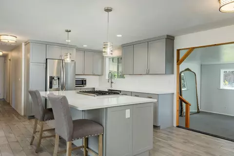 21057 Bayou Dr, Bend, OR 97702