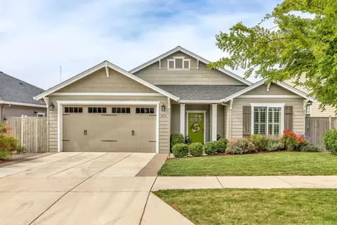 3874 Creek Mont Dr, Medford, OR 97504