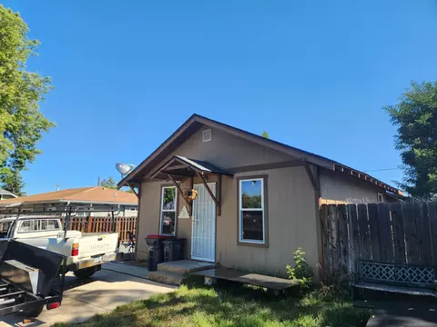 31 Chestnut St, Medford, OR 97501