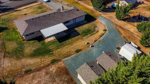 1345 Burbridge Dr, Rogue River, OR 97537