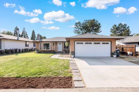 2621 Paloma Ave, Medford, OR 97504