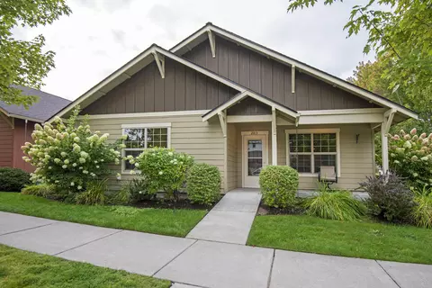 2813 NE Great Horned Pl, Bend, OR 97701