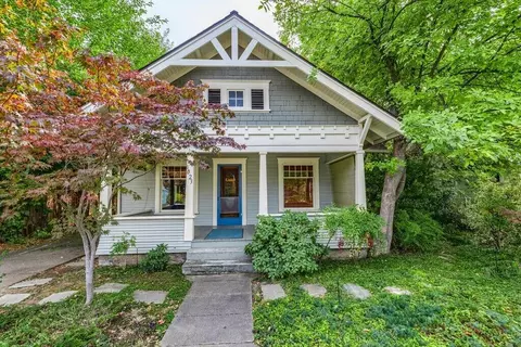 1023 W 9th St, Medford, OR 97501