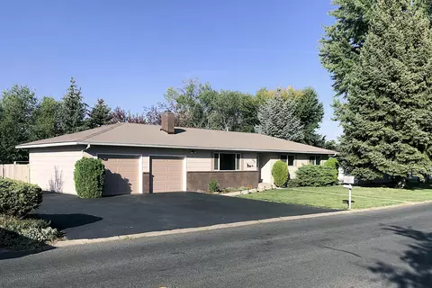 5822 Harlan Dr, Klamath Falls, OR 97603