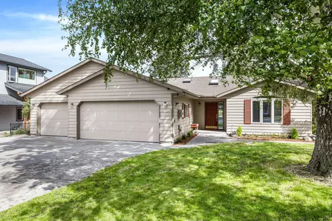 748 NW Harmon Blvd, Bend, OR 97703