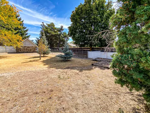 SW 23rd Street, Redmond, OR 97756