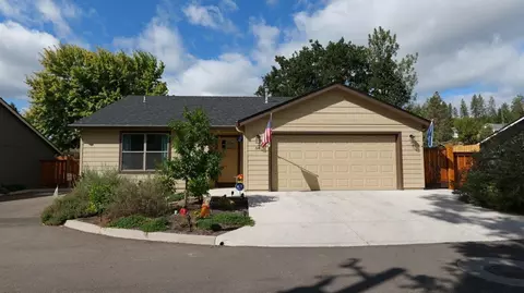 64 Sloans Way, Shady Cove, OR 97539
