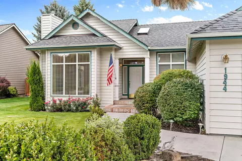 1944 SE Fairwood Dr, Bend, OR 97702