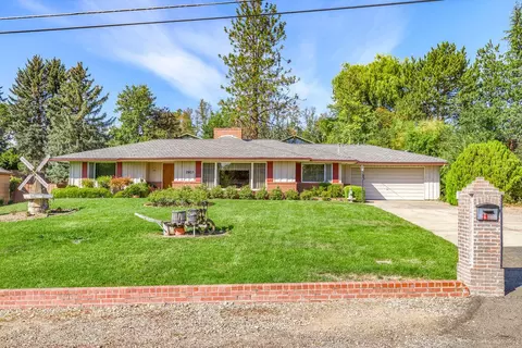 2933 Fairview Dr, Medford, OR 97504