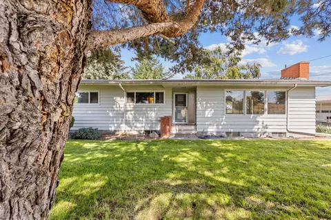 692 SW Colfax Ln, Madras, OR 97741