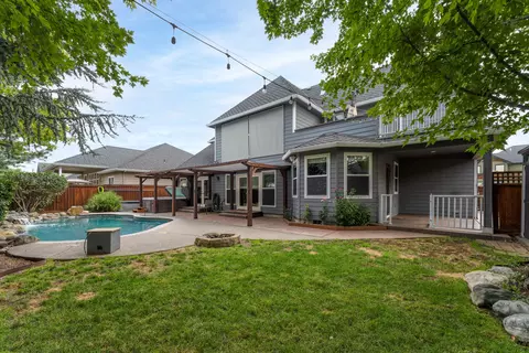 1613 Kentucky Ct, Central Point, OR 97502