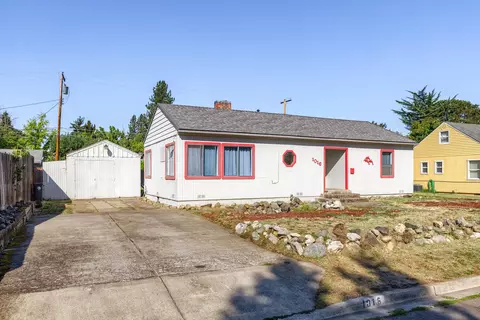 1016 Jasper St, Medford, OR 97501