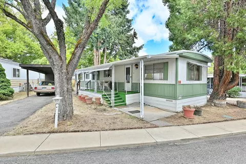 1055 N 5th St UNIT 35, Jacksonville, OR 97530