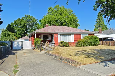 1024 Winchester Ave, Medford, OR 97501