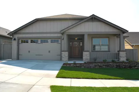 3970 Wyoming Ln, Medford, OR 97504