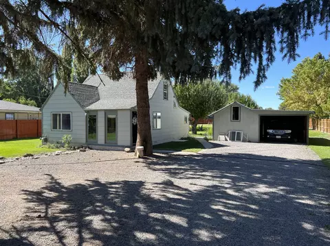 3928 Crest St, Klamath Falls, OR 97603