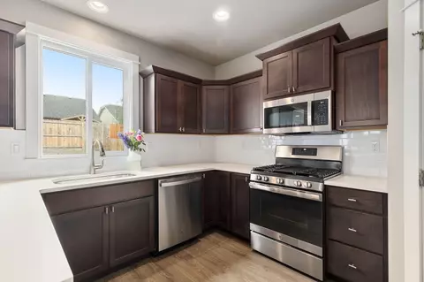 3618 Carnelian St, Medford, OR 97504